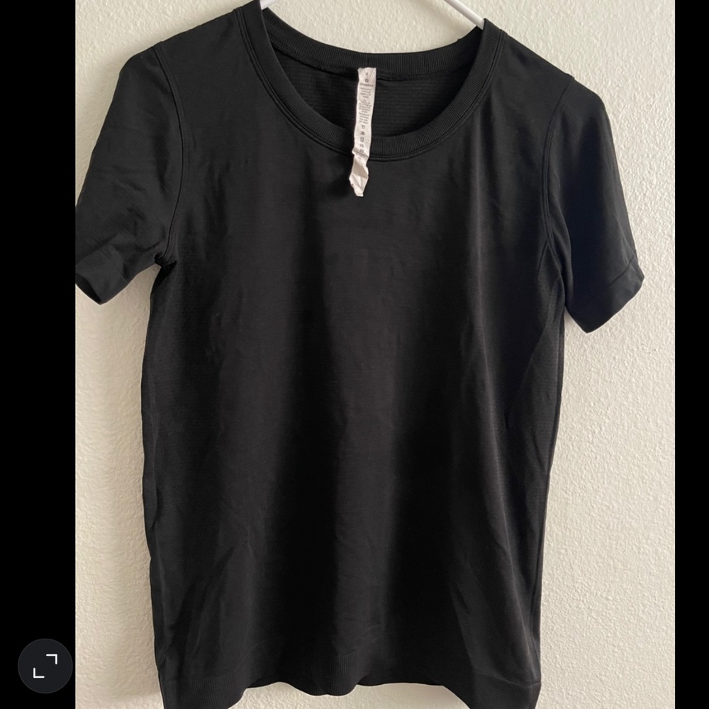 Lululemon short sleeve size 4